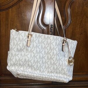 Michael Kors Jet Set Travel Large Signature Tote Bag Vanilla Cream Logo Canvas